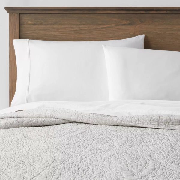 Twin/XL Twin Garment Washed Paisley Stitch Quilt, Light Gray